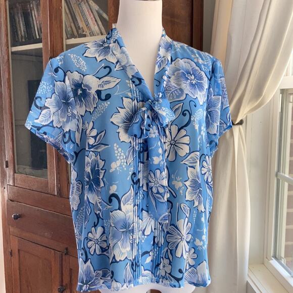 Jones Wear Blue Floral Chiffon Blouse, Size 14 - Picture 2 of 10